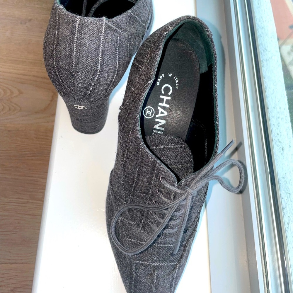 Chanel Oxford Pointed Heels 36.5 EU - Picture 4 of 5